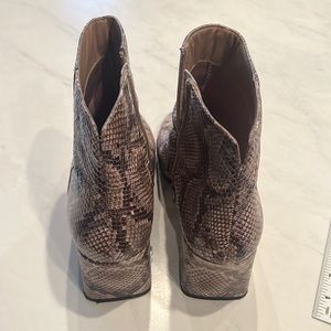 Python print Ankle Boots. Worn once:)